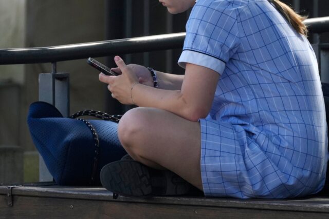 Australia adds Reddit and Kick to social media platforms banning ...