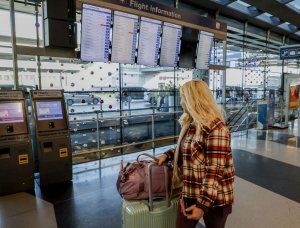 More than 800 flights canceled Saturday as officials reduce U.S. air traffic