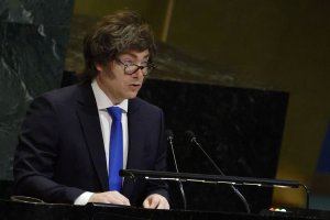 Argentine government approves decree facilitating firearm purchases