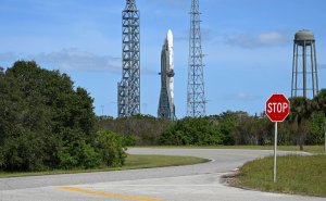 Blue Origin's New Glenn rocket launches NASA's ESCAPADE Mars probes