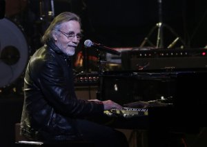 Jackson Browne announces death of actor son Ethan Browne