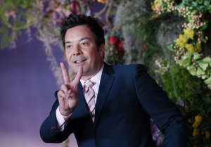 Jimmy Fallon, Carter Faith team up for 'Ugly Sweater' holiday song