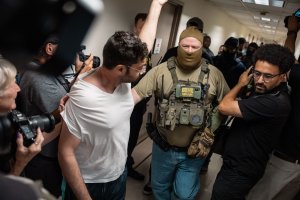 Judge tosses DOJ suit against N.Y. for courthouse ICE arrests ban