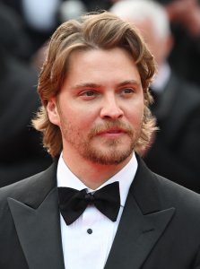 Luke Grimes joins U.S. Marshals in 'Yellowstone' spinoff 'Y: Marshals'