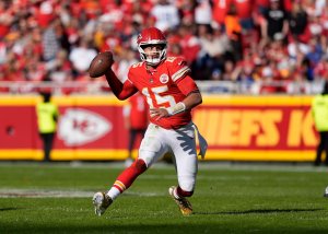Mahomes, Allen lead Week 13 fantasy football quarterback rankings
