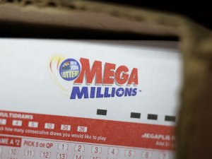 Mega Millions nears $1B jackpot after no winning ticket Tuesday night