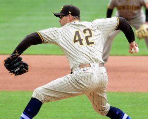 Padres hire ex-relief pitcher Craig Stammen as manager