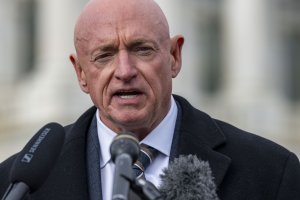 Pentagon launches investigation of Sen. Mark Kelly over video