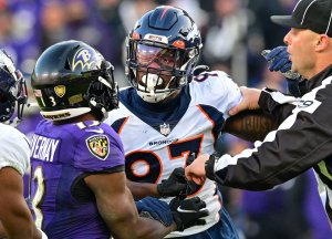 Ravens trade for Titans edge rusher Dre'Mont Jones