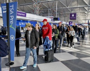 Trump ends rule forcing airlines to pay travelers for flight delays