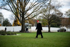 White House delays announcement of new healthcare cost plan