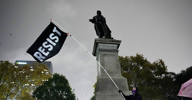 WATCH: Journalist Assaulted by Anti-Immigration-Enforcement Thugs in New Orleans