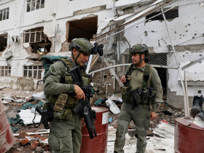 Title: APTOPIX Colombia Attack Image ID: 25351547008686 Article: Police inspect buildings
