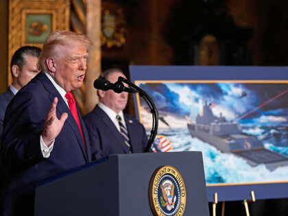 Title: Trump Image ID: 25356809670604 Article: President Donald Trump speaks at his Mar-a-