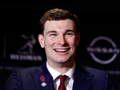 VIDEO: Fernando Mendoza Delivers Heartfelt Message to Mom After Winning Heisman Trophy