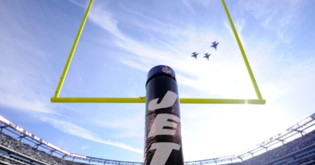 Jets Fan at Center of Kicking Controversy Missed from 30-Yards Out