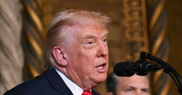 Donald Trump: 'It Would Be Smart' for Maduro to Give Up Power