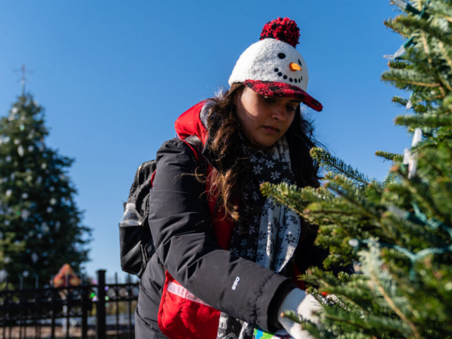 WASHINGTON, D.C. - NOVEMBER 20: Ileana Leon, 32, left, of Springfield, Virginia, fixes an