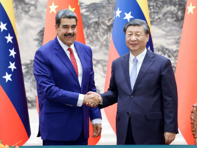 Chinese President Xi Jinping holds talks with his Venezuelan counterpart Nicolás Maduro M