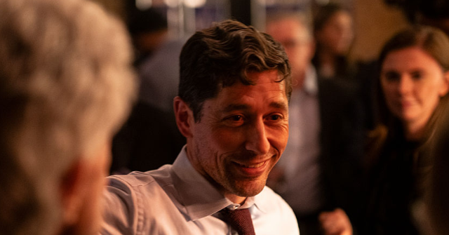 Watch: Minneapolis Mayor Jacob Frey Performs Somali Dance in ‘I Love Somalia’ T-Shirt as Fraud Cases Grow