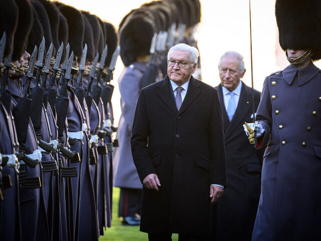 03 December 2025, Great Britain, Windsor: Federal President Frank-Walter Steinmeier (front