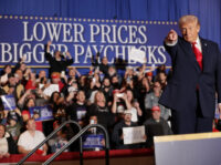 Paychecks Outpace Inflation for Fifth Straight Quarter