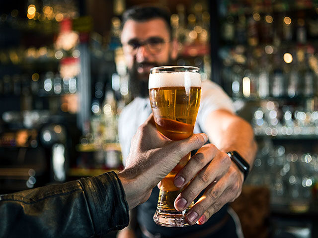 GettyImages1226556028 bartender