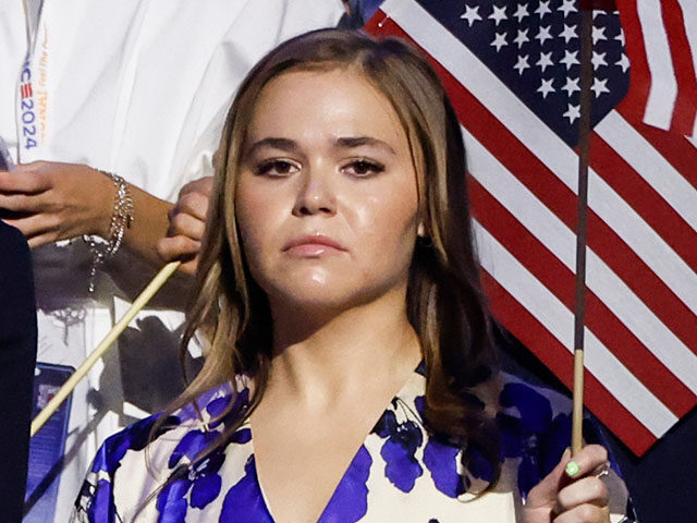 (L-R) Gus Walz, Democratic vice presidential candidate Minnesota Gov. Tim Walz and Hope Wa
