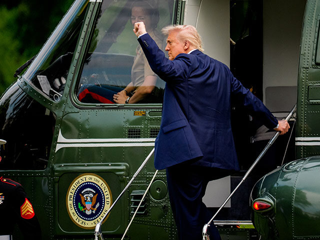 U.S. President Donald Trump boards Marine One on the South Lawn on May 1, 2025 in Washingt