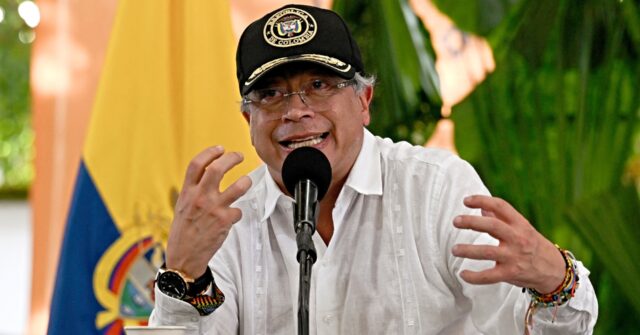 
                            Colombia's Petro Threatens Trump After He Said any Country Drug Trafficking to U.S. Is Subject To Attack