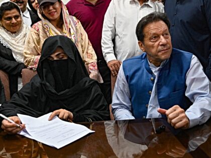 Pakistan Sentences Former PM Imran Khan and Wife to 17 Years for Graft