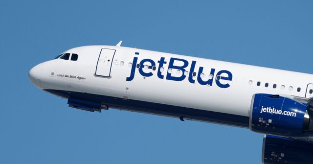 Reports: JetBlue Flight Avoids "Midair Collision" with U.S. Air Force Plane Near Venezuela