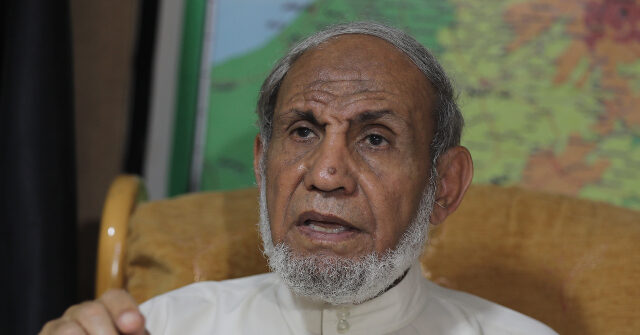 كتابات حماس الداخلية تكشف استراتيجية لإخفاء الأجندة الحقيقية أثناء مناشدة وسائل الإعلام الغربية