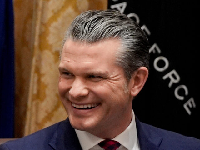 Marco Rubio, US secretary of state, from left, US President Donald Trump, and Pete Hegseth