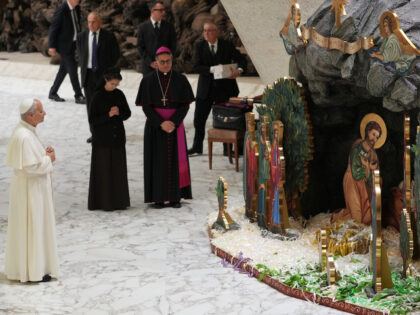 Pope Leo prays in front of Nativity scene Pope Leo XIV prays in front of Nacimiento Gaudium, a nativity scene set in the Paul VI Hal