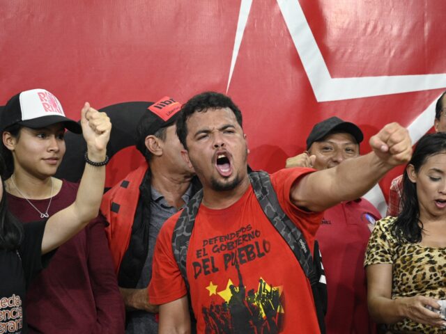 Supporters of Honduran presidential candidate Rixi Moncada of the ruling Libertad y Refund