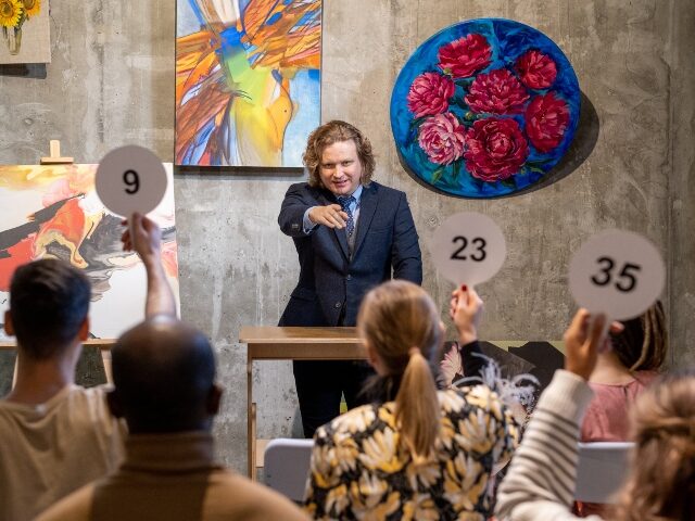 art auction complicated by fraud