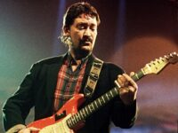 Chris Rea, ‘Driving Home for Christmas’ Singer, Dies at 74