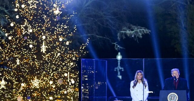 
                            Watch: Donald and Melania Trump Light the National Christmas Tree