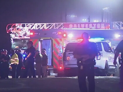 Six Dead After Mexican Medical Transport Plane Plunges Into Galveston Bay in Heavy Fog (Fo