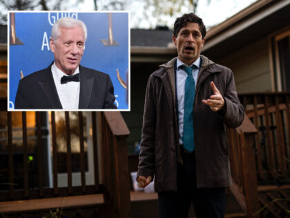 MINNEAPOLIS, MN - OCTOBER 26: Minneapolis mayor Jacob Frey speaks with constituents at a b