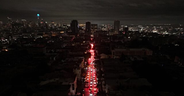 AN FRANCISCO, CA - DECEMBER 20: A view of traffic from above as more than 130,000 PG&E customers without power in San Francisco, California, United States on December 20, 2025. (Photo by Tayfun Coskun/Anadolu via Getty Images)