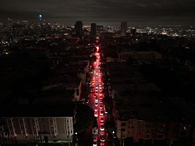 AN FRANCISCO, CA - DECEMBER 20: A view of traffic from above as more than 130,000 PG&E cus