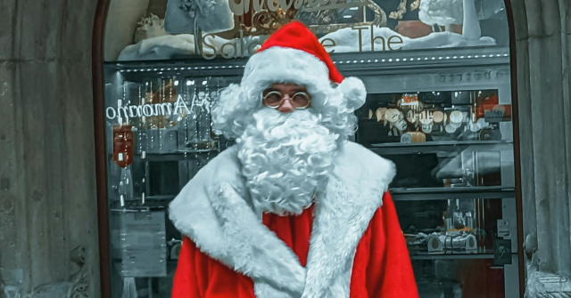 Secret Santa Donates $8000 to Pay for Kids’ Toys on Layaway