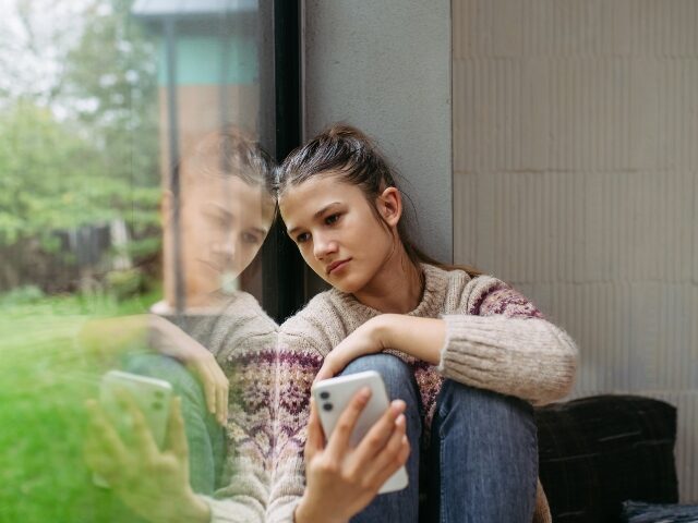 teen with mental health issues using ChatGPT