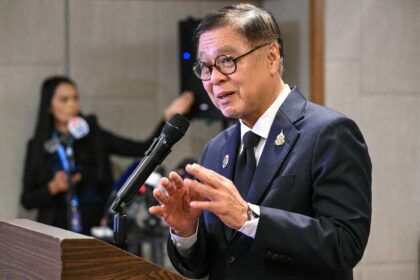 Thailand's Foreign Minister Sihasak Phuangketkeow says a previous truce with Cambodia