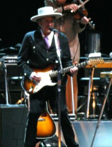 Bob Dylan's 'Rough and Rowdy Ways' tour to continue through 2026
