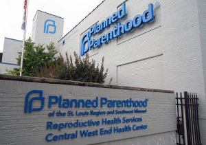 Federal appellate court okays Planned Parenthood funding halt