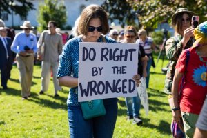 Judge orders grand jury evidence, transcripts released in Maxwell case