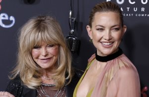 Kate Hudson brings Goldie Hawn to 'Song Sung Blue' premiere